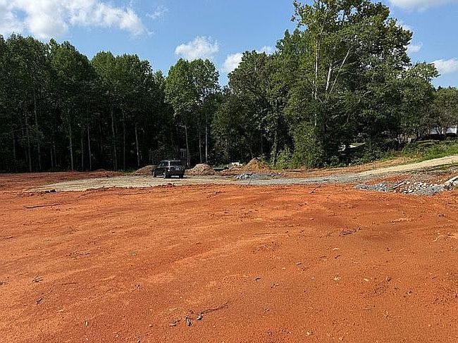 Photo of 103 Mooreland Dr Ne, Conover, NC