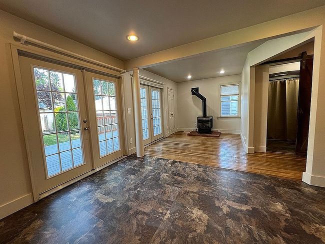 Photo of 1298 French Ave, Lakewood, OH