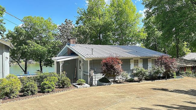 Image of 1711 Snow Lake Dr