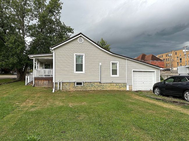 Additional photo 1 of property located at 109 E Mill St