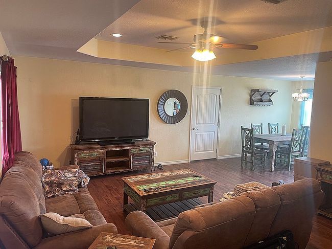 Preview of property located at 812 Riviere Dr