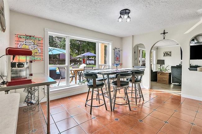 Image of 2206 Roman Forest Blvd