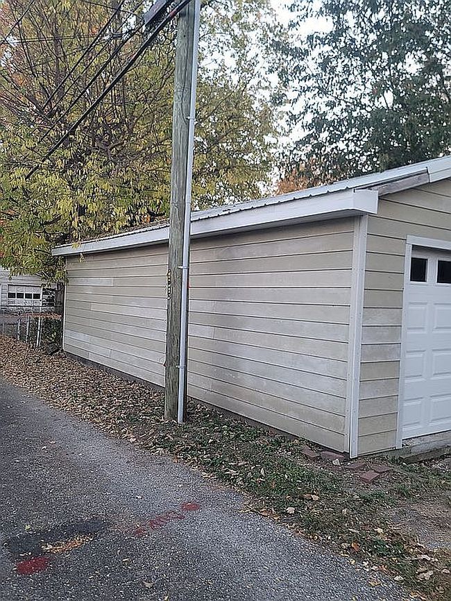 Image of 133 S Center St