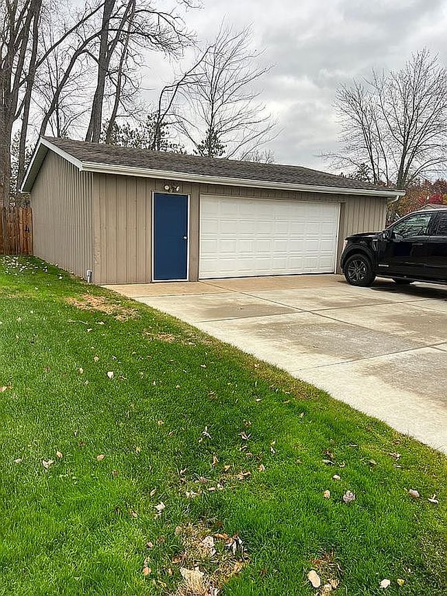 Photo of 8065 S Portage Rd, Jackson, MI