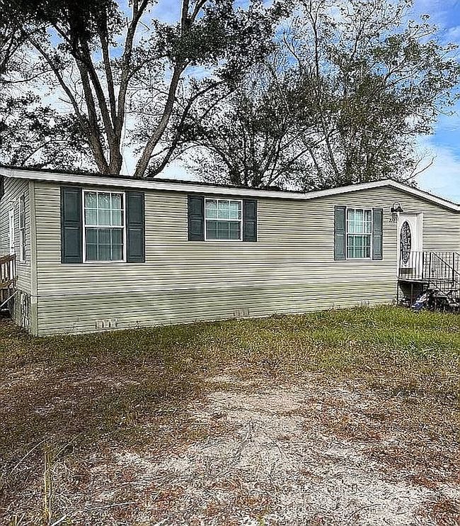Additional photo of property located at 229 E River Rd
