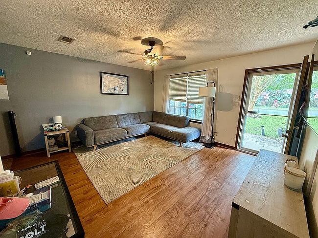 Additional photo 3 of property located at 780 Deedra Ave