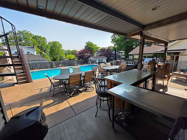 Image of 2086 Renwick Dr