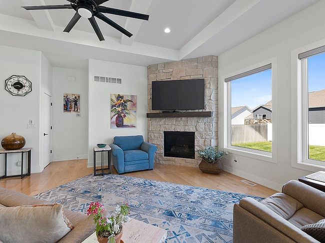 Image of 1000 N 104th St