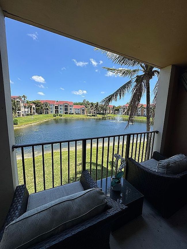 Photo of 2163 Renaissance Blvd Apt 204, Hollywood, FL