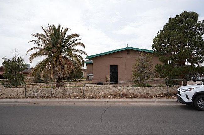Image of 910 S Esperanza St