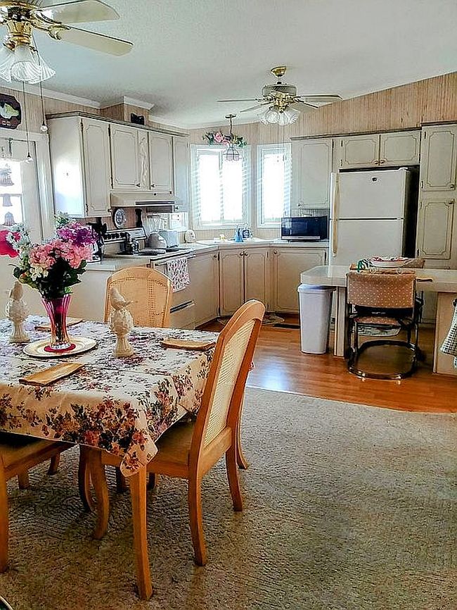Photo of 370 53rd Ave N #260, Saint Petersburg, FL