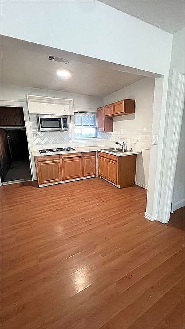 Photo of 7145 Moss Rose St, Houston, TX