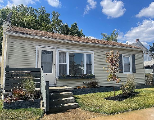 Photo of 114 N Seward St