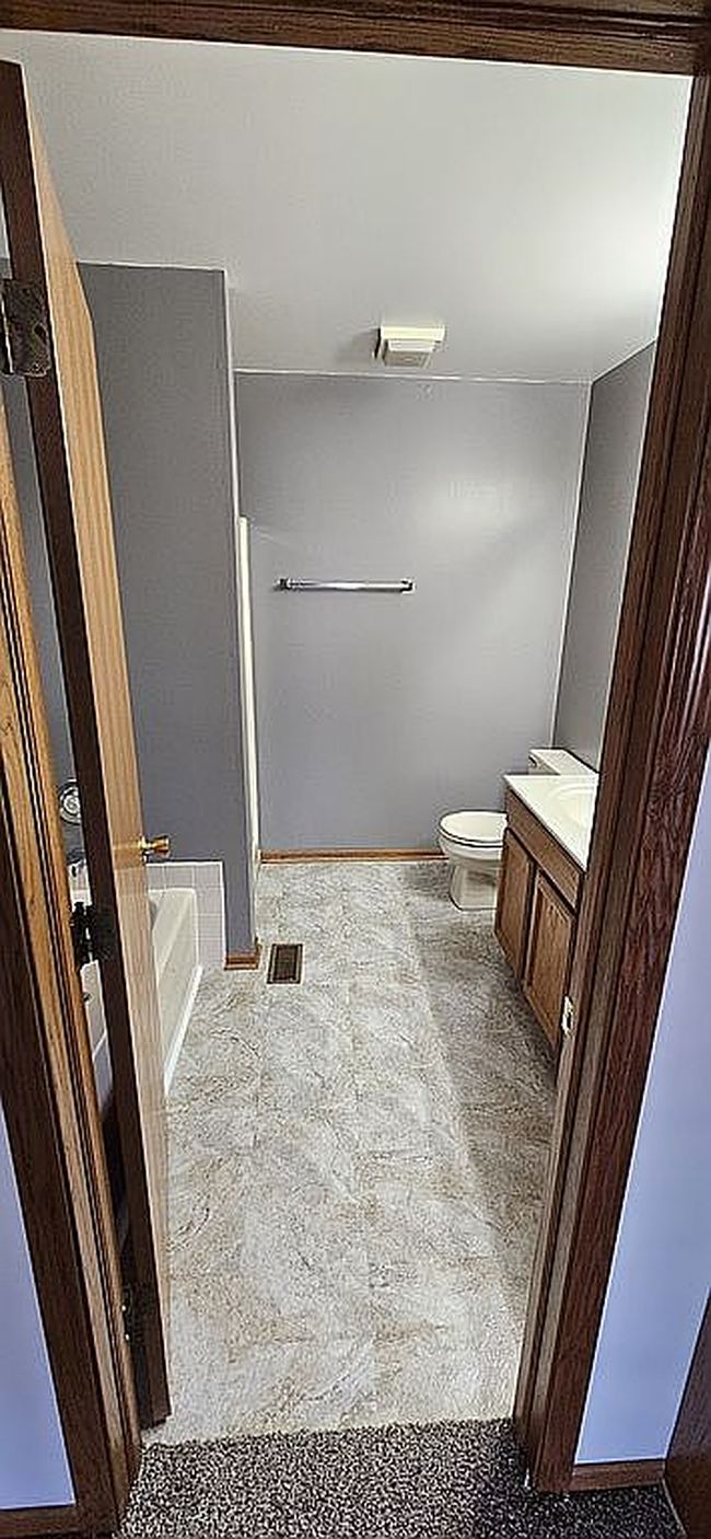 Photo of 1500 Wildrose Dr, Belvidere, IL