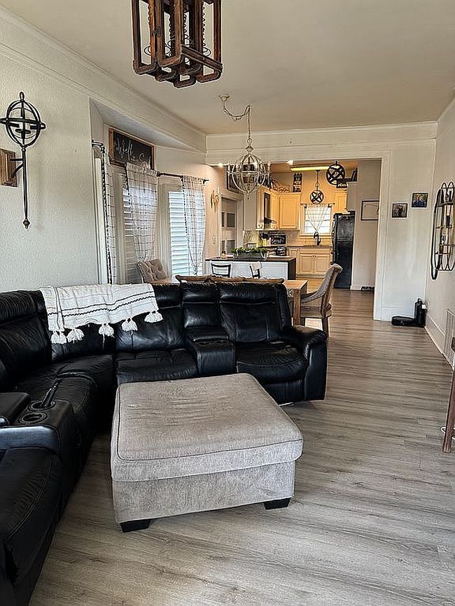 Additional photo 3 of property located at 205 3rd St Se