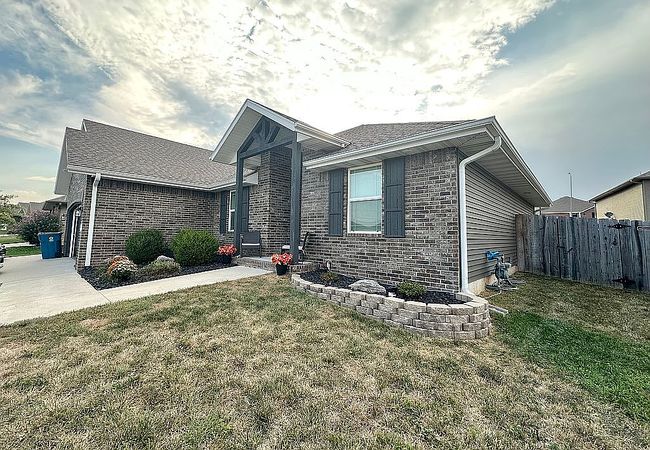 Photo of 1655 N Old Castle Rd