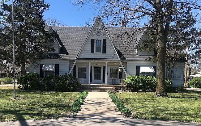 Preview of property located at 2310 S Walnut St
