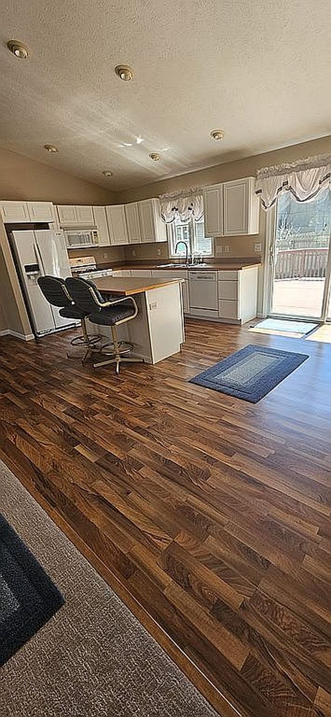 Image of 2487 Greenwood St