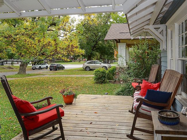 Additional photo 2 of property located at 5211 Victor St