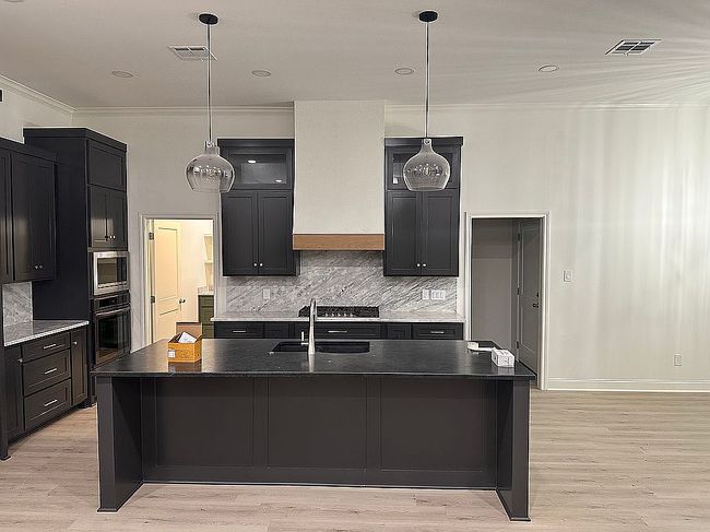 Image of 904 N Davis St
