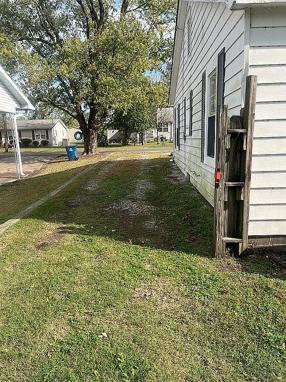 Image of 429 Church St