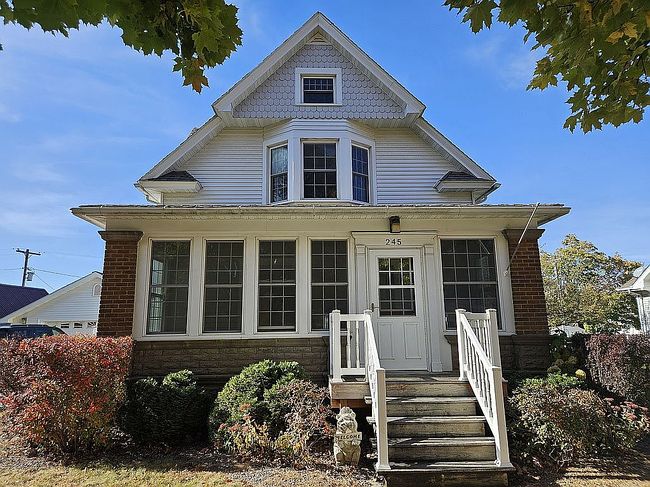Image of 245 1st Ave Se