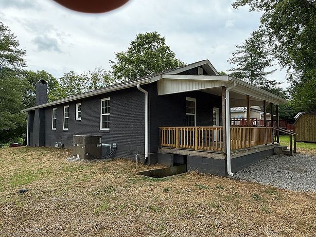 Photo of 1122 Ohio Ave, Etowah, TN