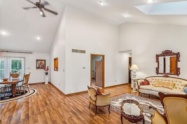 Image of 5786 Township Road 243
