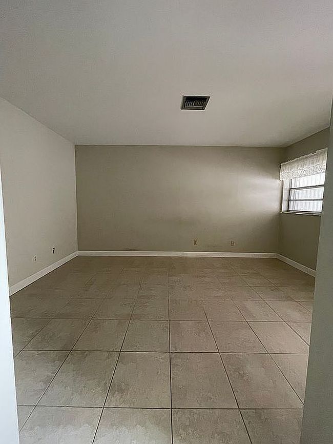 Image of 1235 S Lakes End Dr Apt C