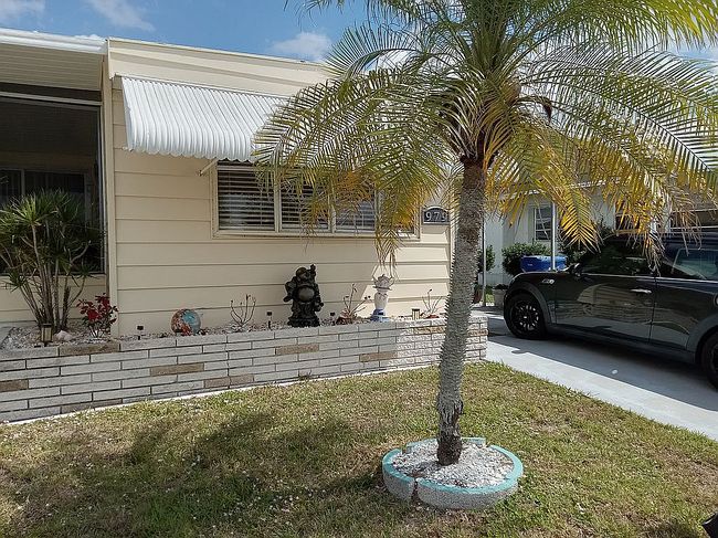 Image of 979 Freeport E