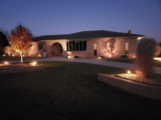 Photo of 3901 Waterview Dr