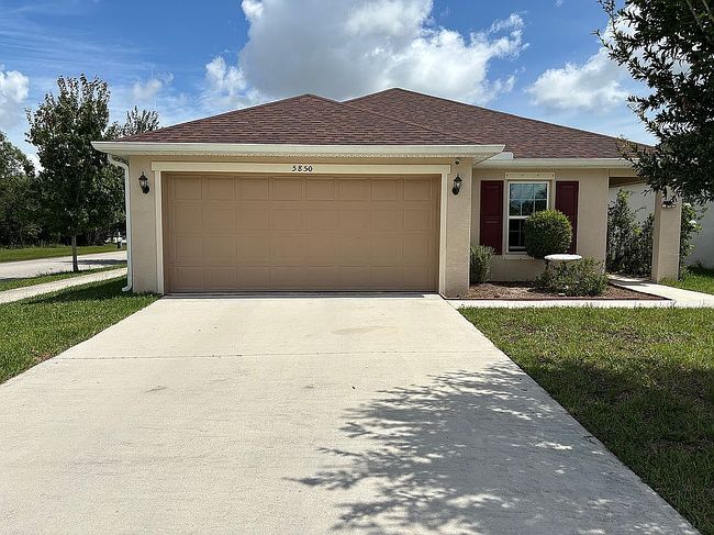 Photo of 5850 Nw Pine Trail Cir, Port Saint Lucie, FL