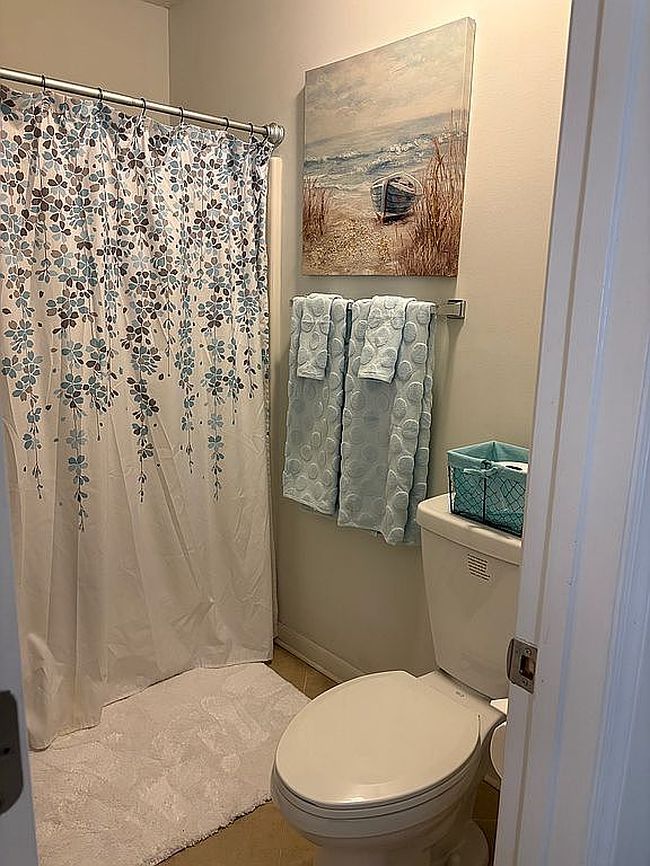 Additional photo 3 of property located at 117 Chrisfield Cir