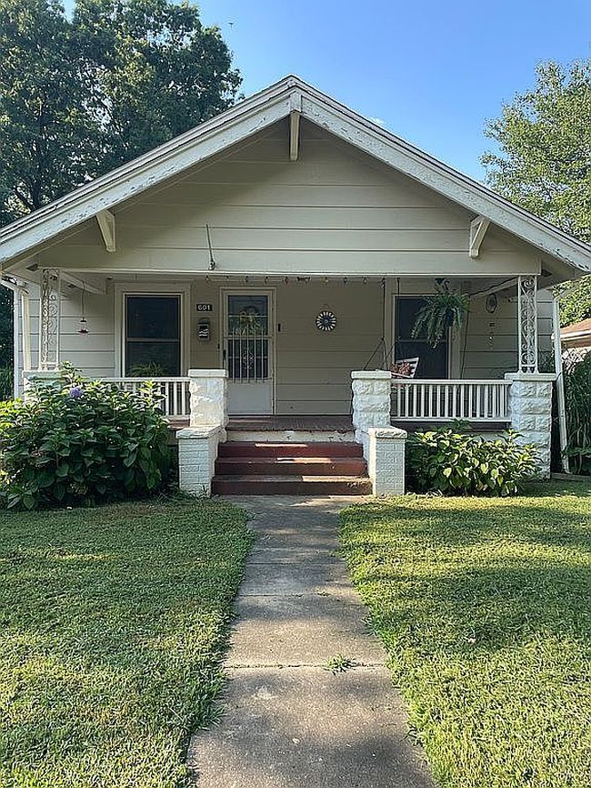 Photo of 601 W Forest St, Pittsburg, KS