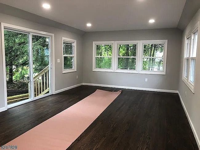 Photo of 29 Stansfield Pl, North Haledon, NJ