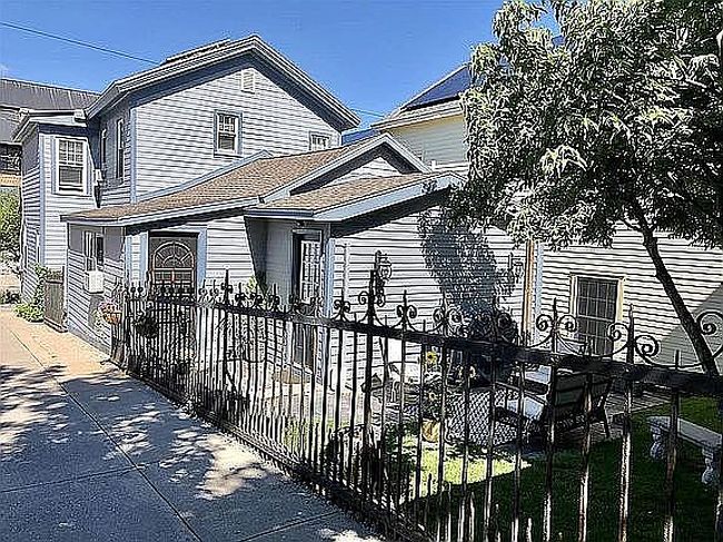 Photo of 56 Henry St, Saratoga Springs, NY