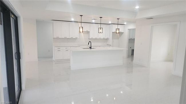 Additional photo 3 of property located at 915 Panda Dr