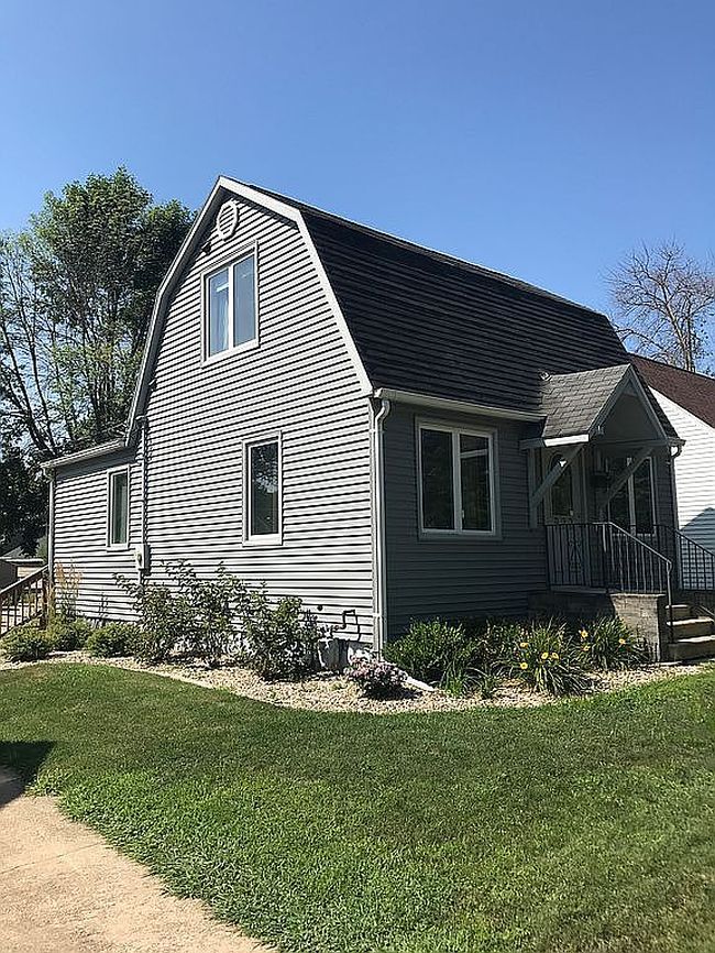 Photo of 923 Home Park Blvd, Waterloo, IA