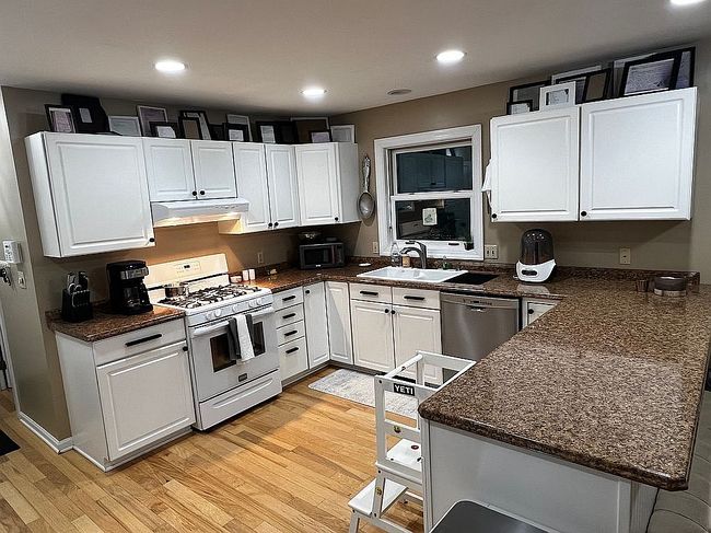 Additional photo 3 of property located at 3 Creek Side Dr