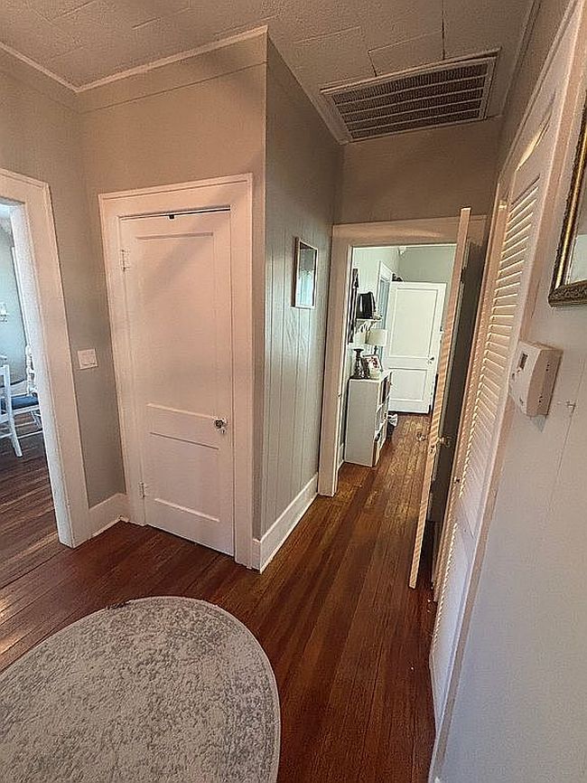 Photo of 314 W Brackenridge St, Edna, TX