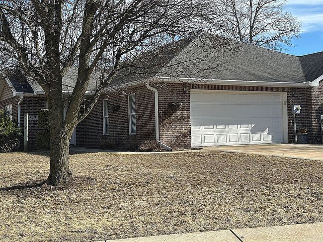 Image of 750 Walnut Rdg W #750
