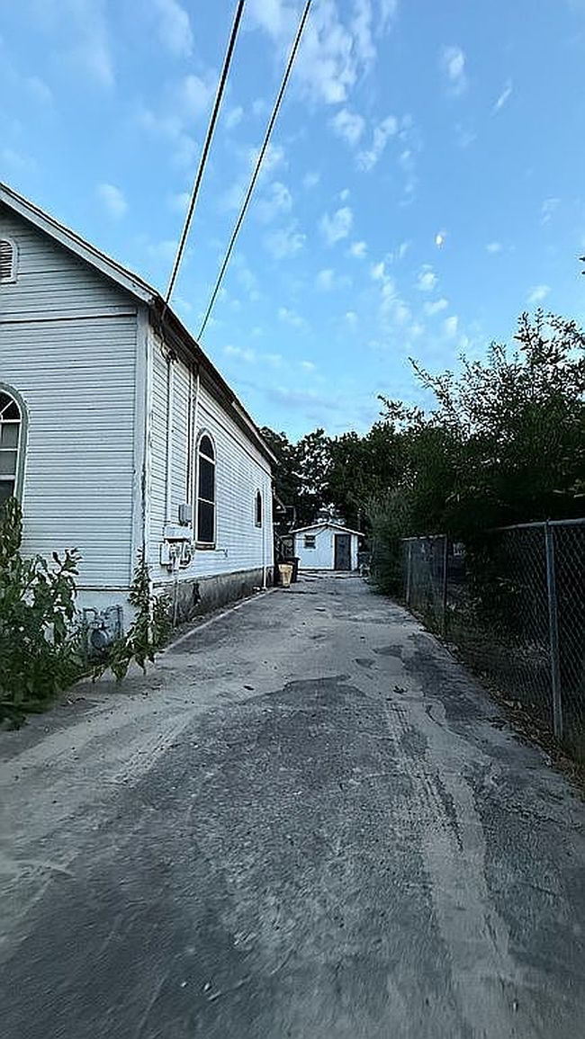 Photo of 1814 W Travis St, San Antonio, TX