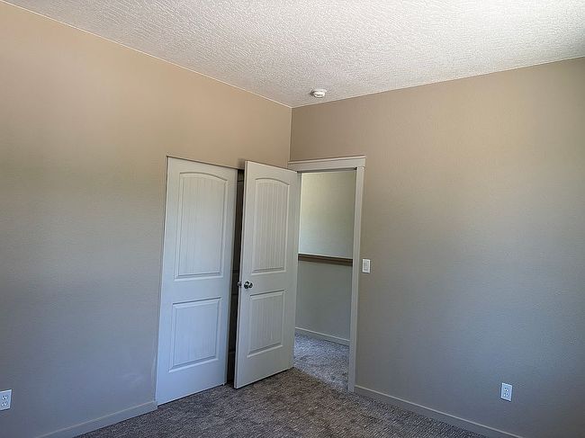 Photo of 47426 School St, Oakridge, OR