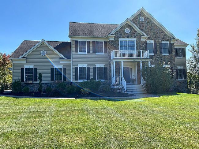 Image of 1 Foxwood Ln
