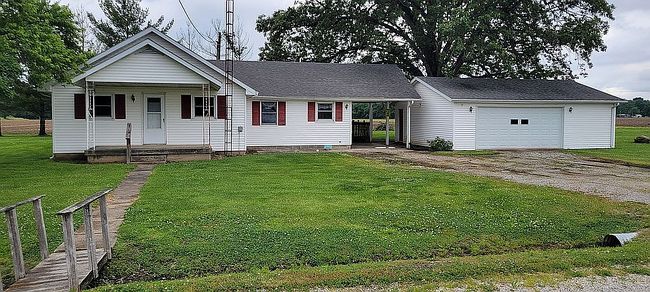 1597 County Road 350N, Greenup, IL