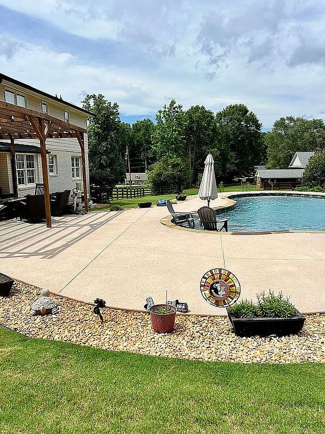 Photo of 4 Crepe Myrtle Dr, Newnan, GA