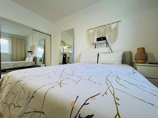 Photo of 842 Meridian Ave, Miami Beach, FL