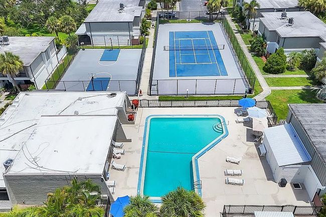 Photo of 4001 Beneva Rd Apt 313, Sarasota, FL