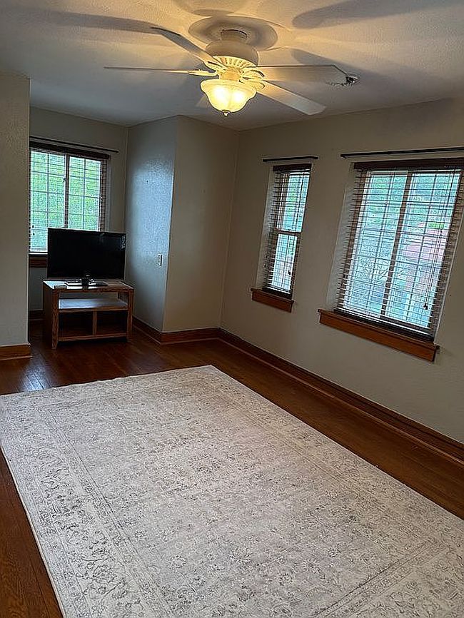 Photo of 330 E 7th St, Weston, WV