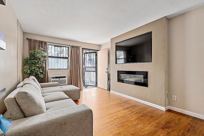 Photo of 844 Leland Ave #25A, Bronx, NY